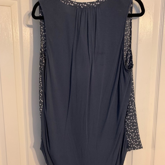 Loft size L sleeveless top - Picture 4 of 4